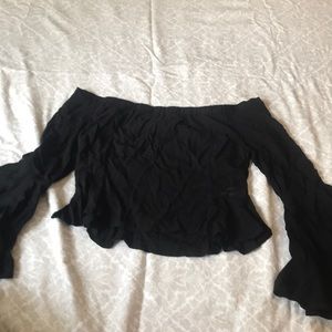 Off the shoulders cropped peplum top